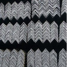 Cornière en acier pour la construction  Cornière en acier pour la construction